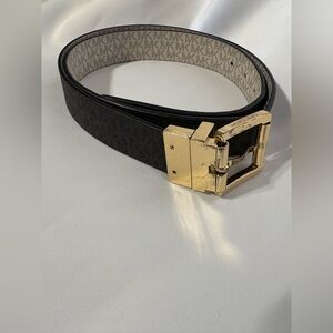 Michael Kors Black and Gold Leather Belt Versatile fits size 12/14 in jeans